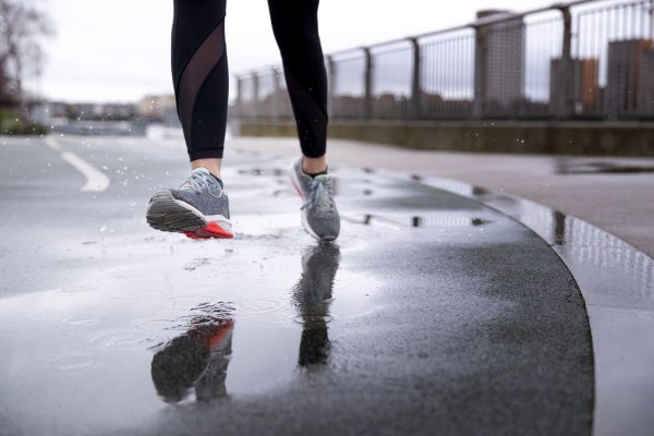 防水スプレーの選び方と正しい使い方, 靴・衣類・バッグを守る人気おすすめモデルも紹介