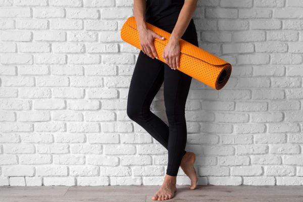 ヨガマットの選び方とおすすめモデル, 厚さ・素材・使い方で快適トレーニングを実現